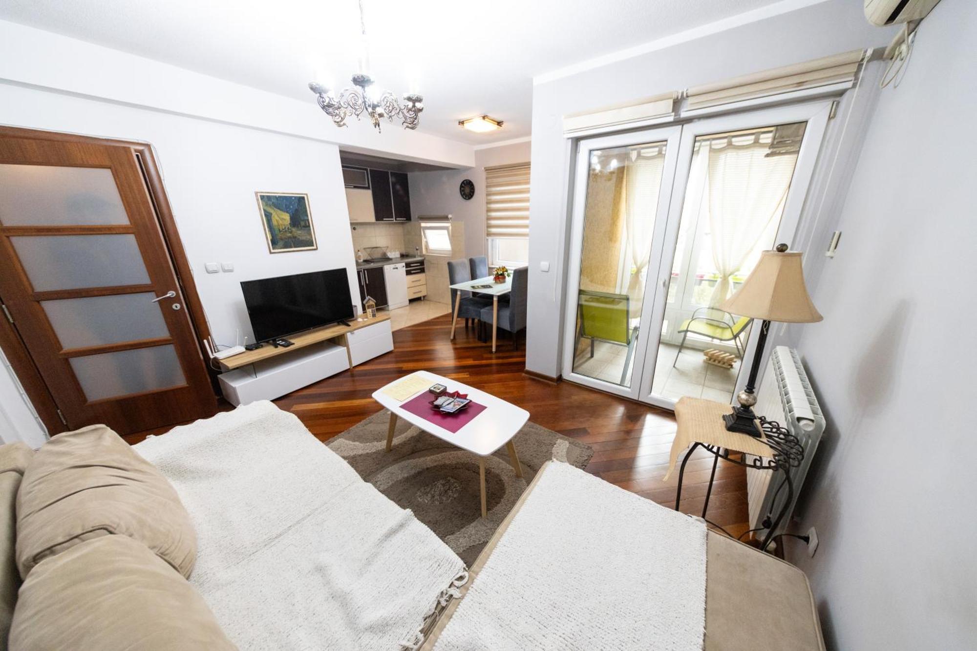 Lux Place Apartments Downtown Kragujevac Zewnętrze zdjęcie