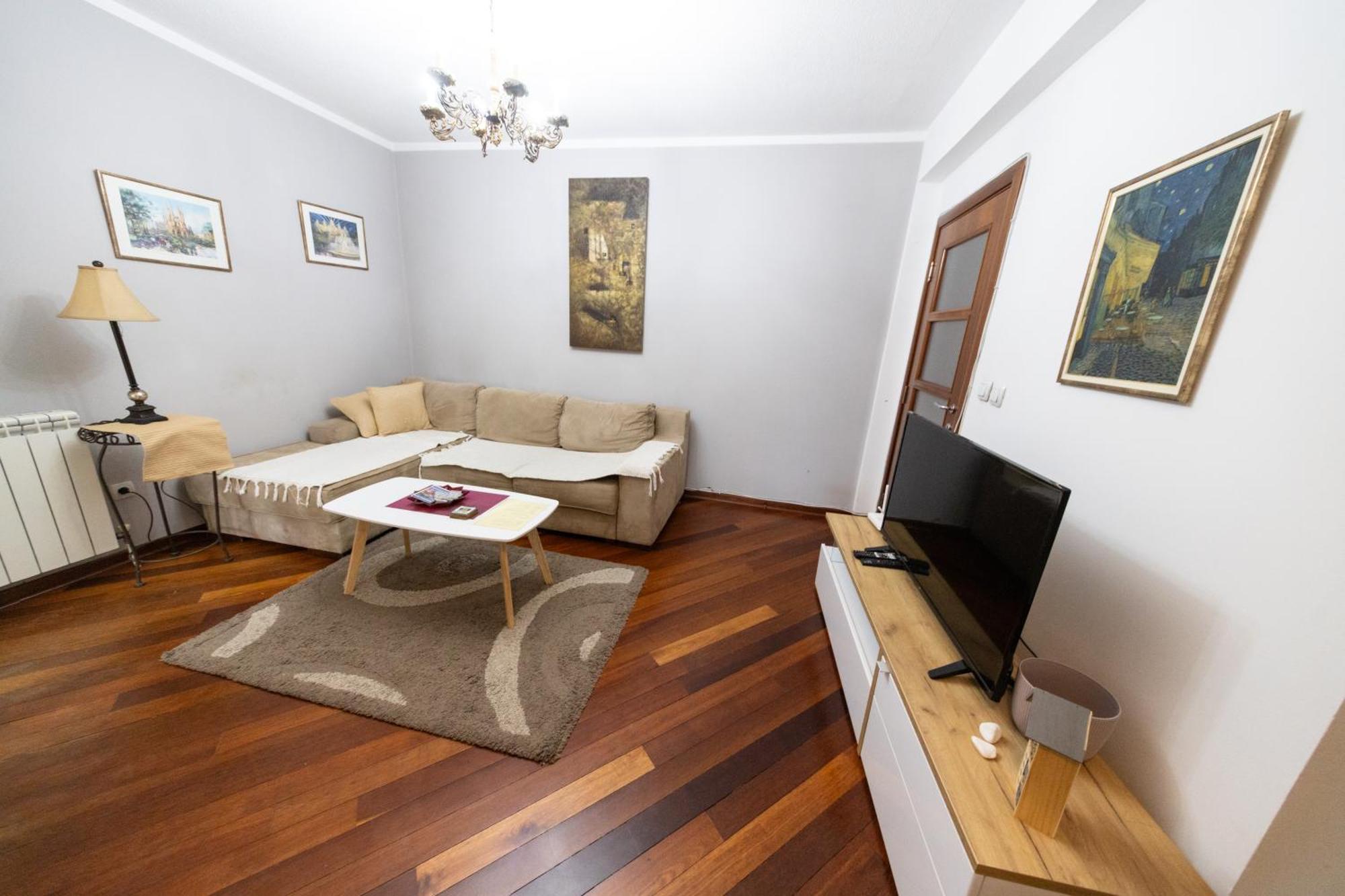 Lux Place Apartments Downtown Kragujevac Zewnętrze zdjęcie
